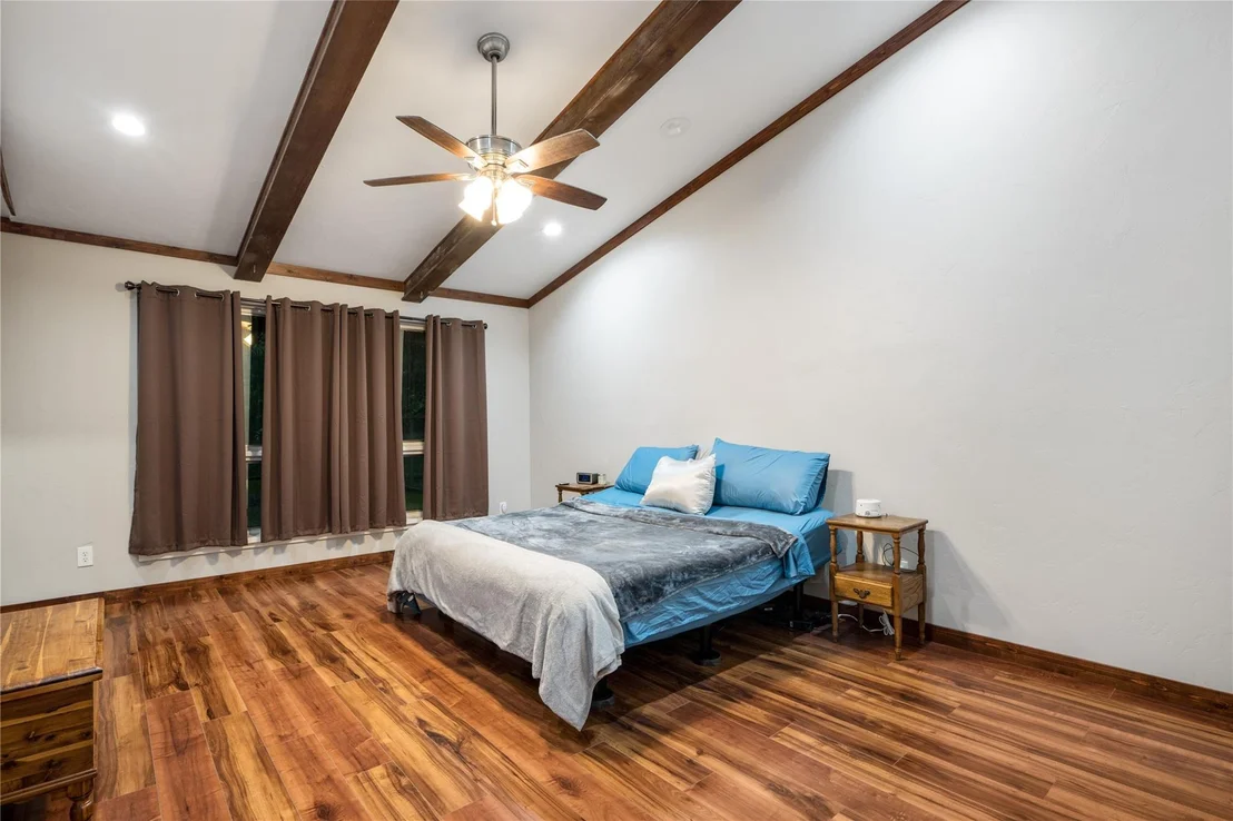 Photo of 207 Shadowwood Trail