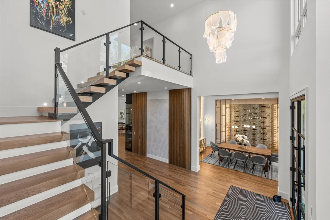 Photo of 6006 Meadow Crest