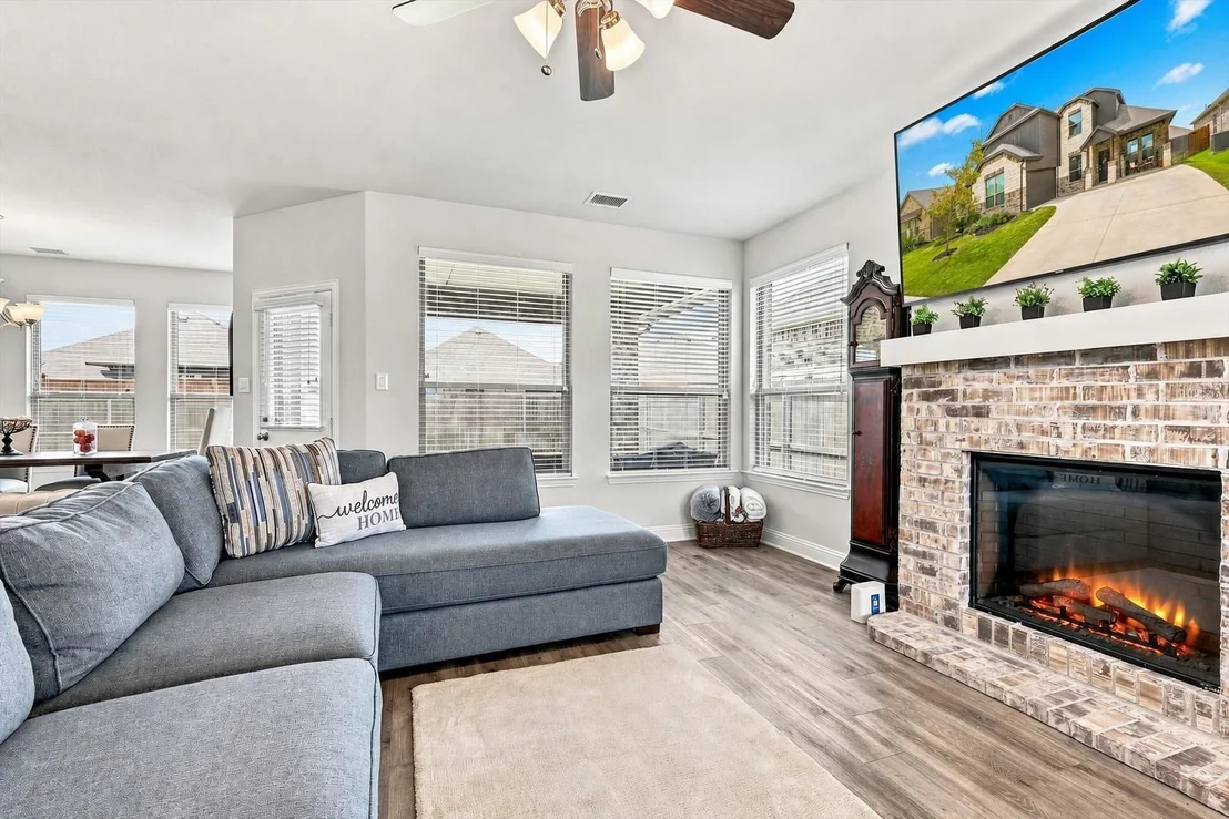 Photo of 401 Llano Lane