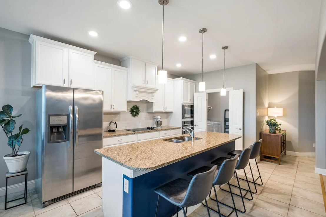 Photo of 560 Winnetka Drive