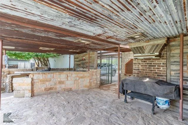 Photo of 1070 Larned Lane