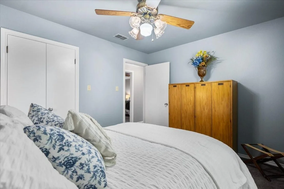 Photo of 241 Hideaway Lane Central