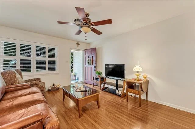 Photo of 1325 Royal Oaks Drive