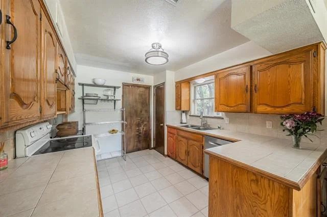Photo of 13511 Rawhide Parkway