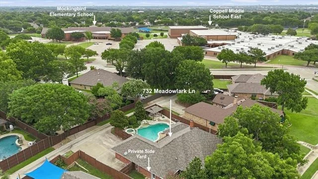Photo of 732 Meadowlark Lane