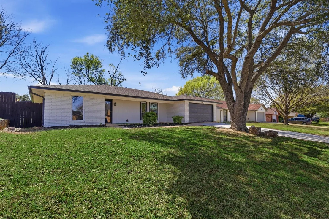 Photo of 2211 Sierra Drive