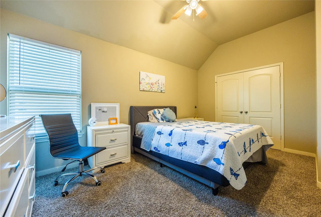Photo of 10864 Aurora