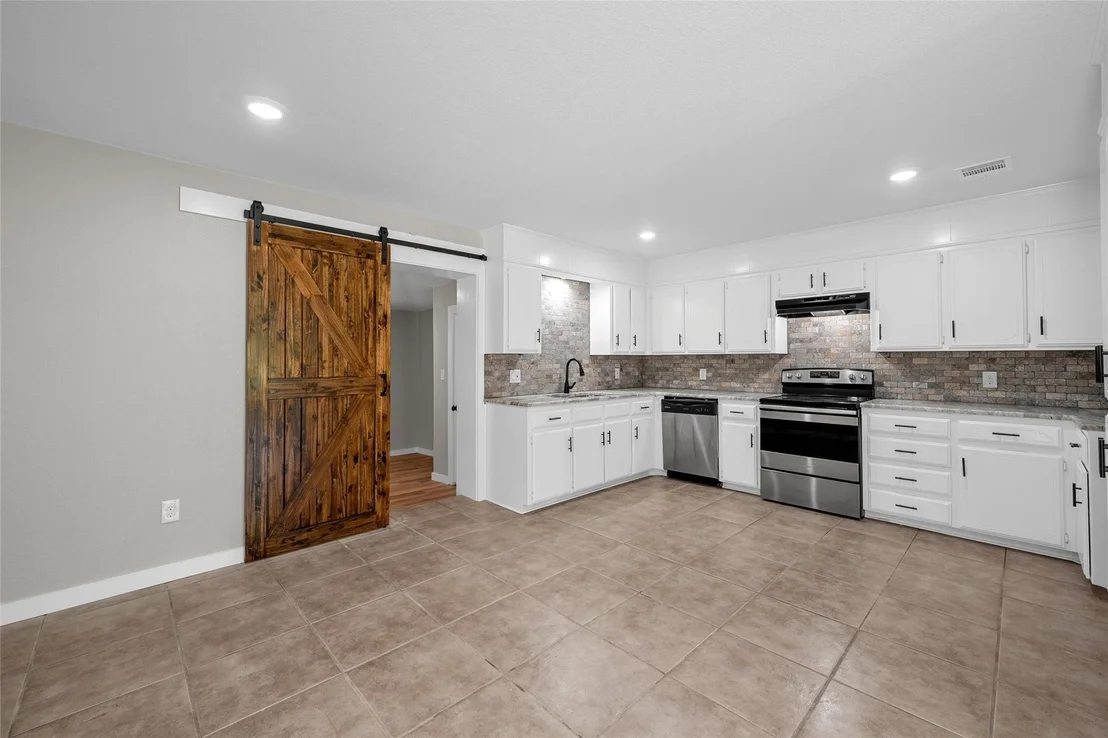 Photo of 139 Cresthill Circle