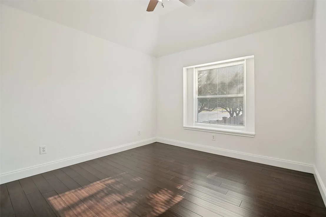 Photo of 6924 Harvey Lane