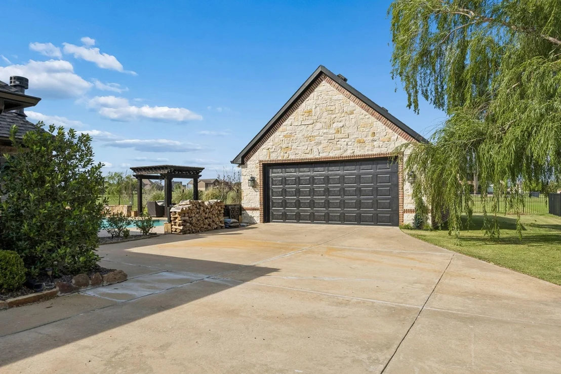 Photo of 2585 Wincrest Drive