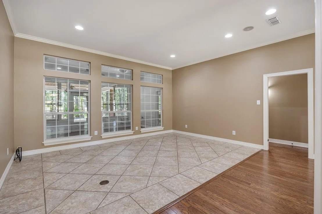 Photo of 17820 Oak Forest Drive