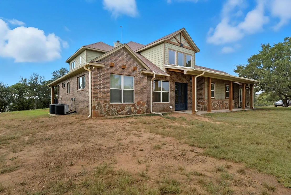 Photo of 735 Gresham Lane
