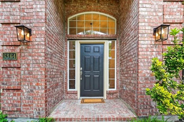 Photo of 6864 Bushnell Drive