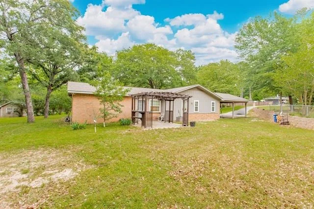 Photo of 105 Grass Knoll Drive