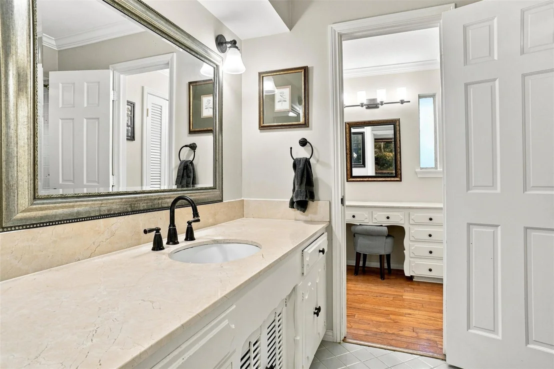 Photo of 933 Blue Lake Circle