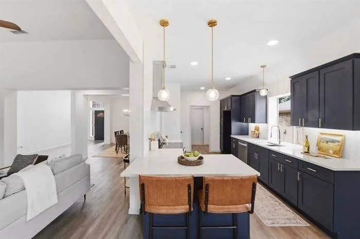 Photo of 5953 Hillview Drive