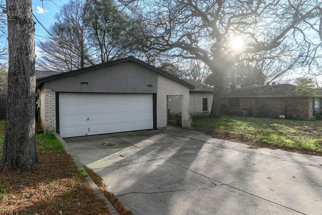 Photo of 2108 Warwick Drive