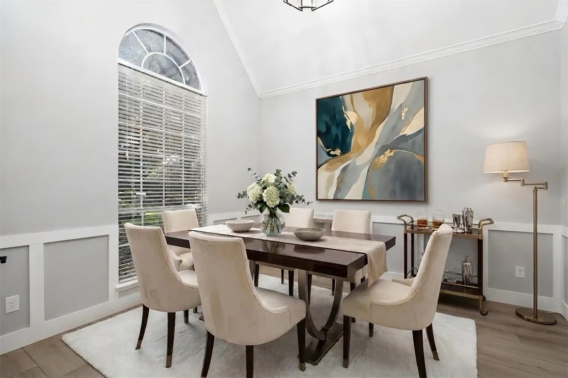 Photo of 905 Rolling Meadows Court