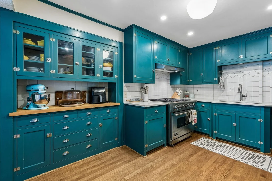 Photo of 2235 Mistletoe Boulevard