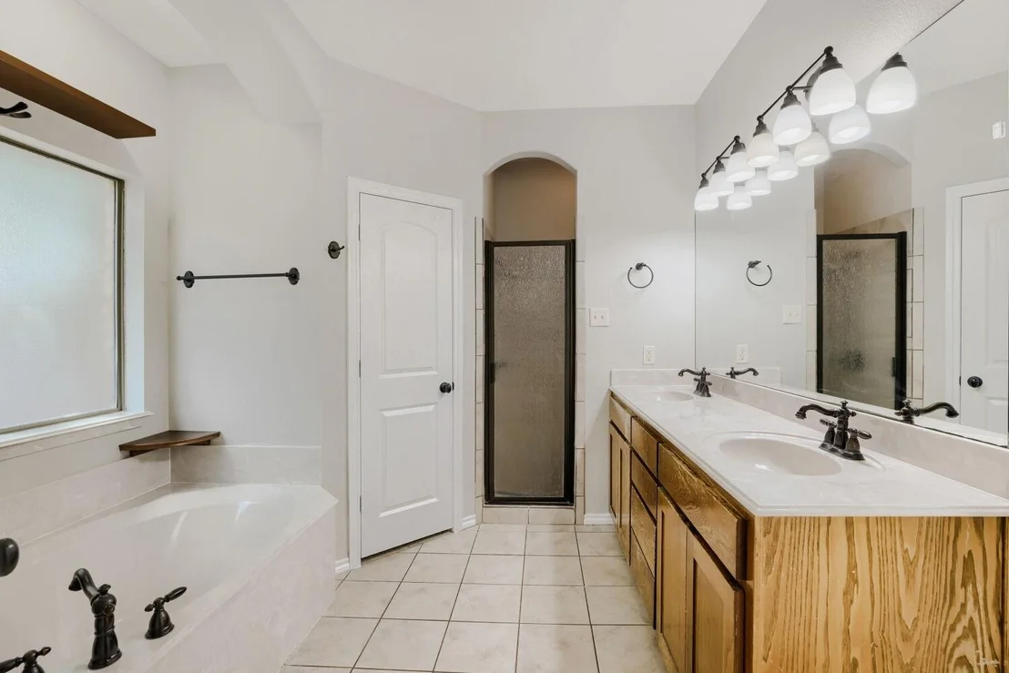 Photo of 1104 Irwin Drive