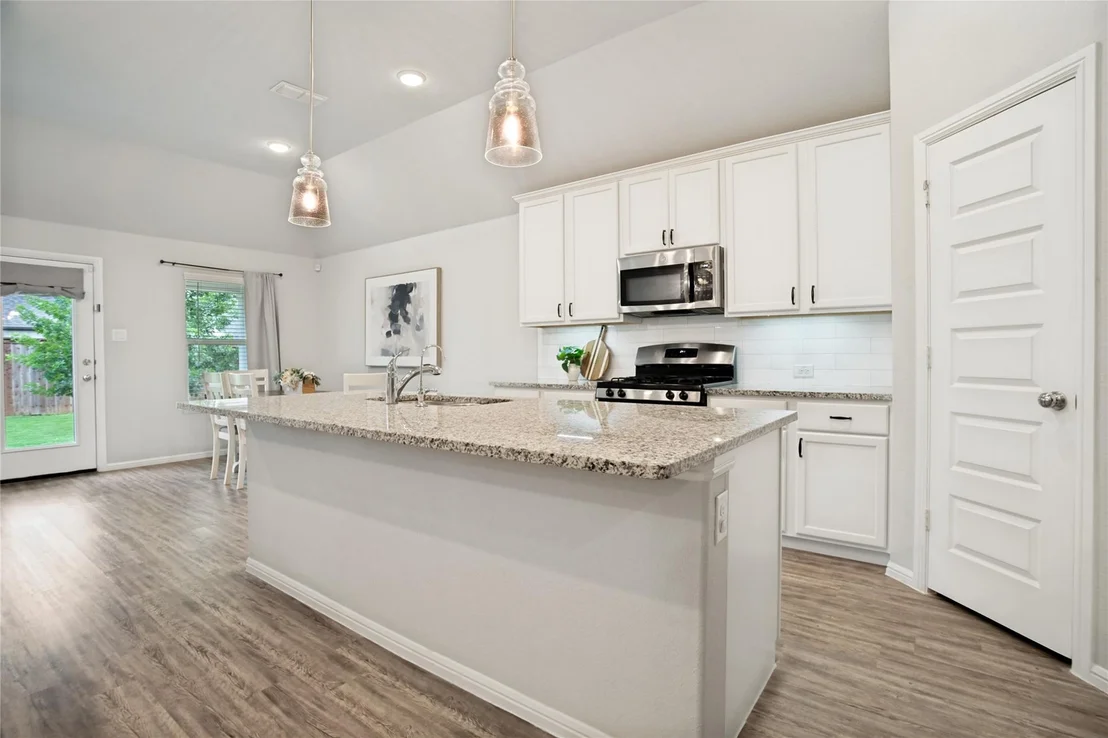 Photo of 925 Royal Lane