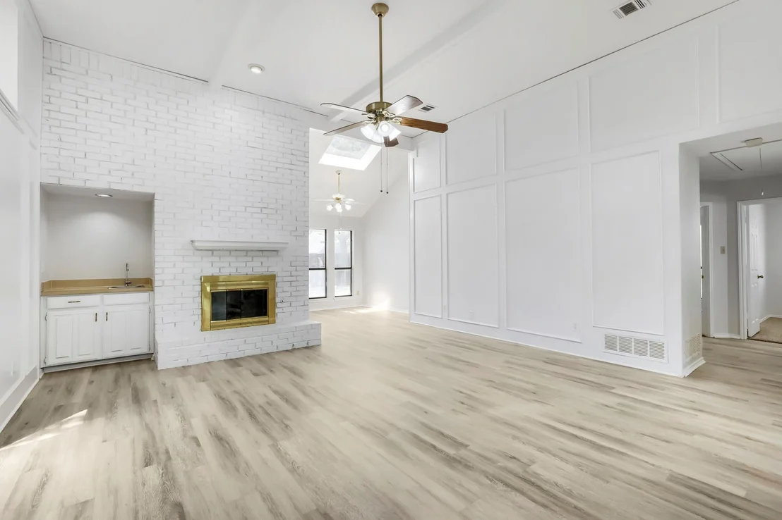 Photo of 734 Swallow Drive