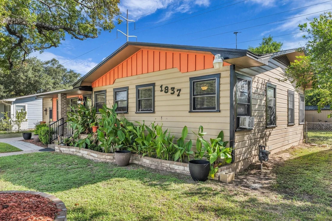 Photo of 1837 Northcrest Drive