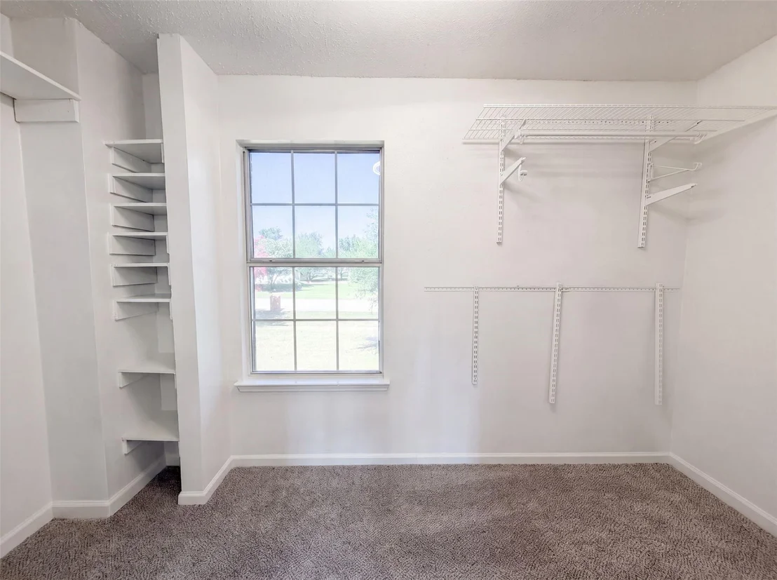 Photo of 3940 Victory Court