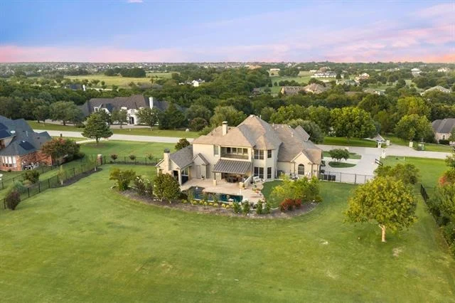 Photo of 1541 Winding Creek Road