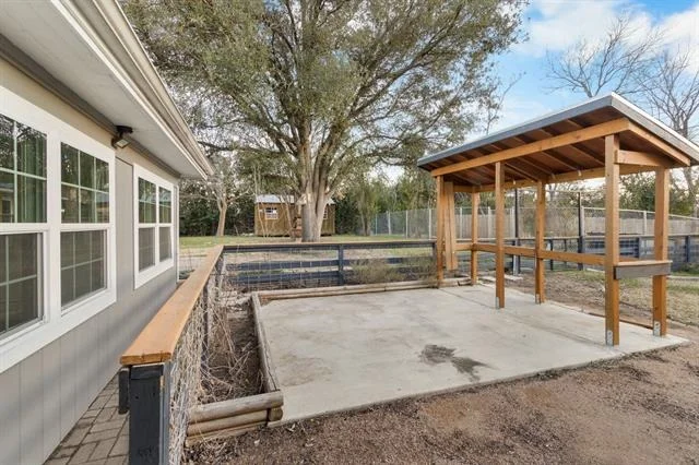 Photo of 2208 Lake Ridge Circle