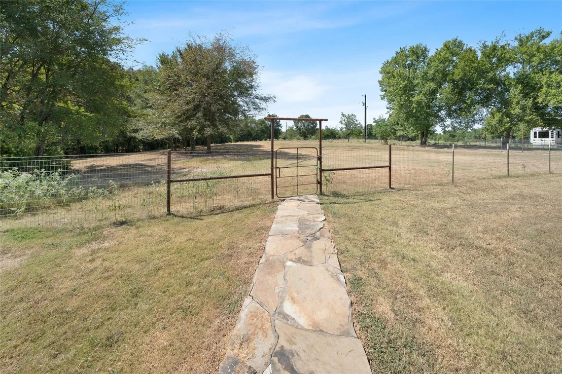 Photo of 230 CR 1739