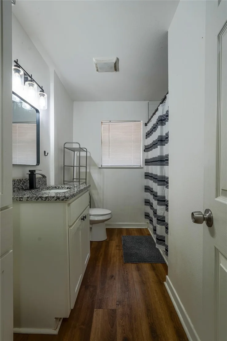 Photo of 807 N Lacy Drive