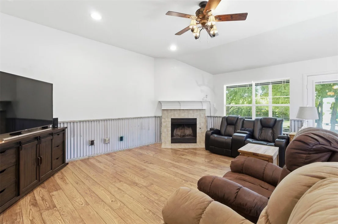Photo of 2725 County Road 494