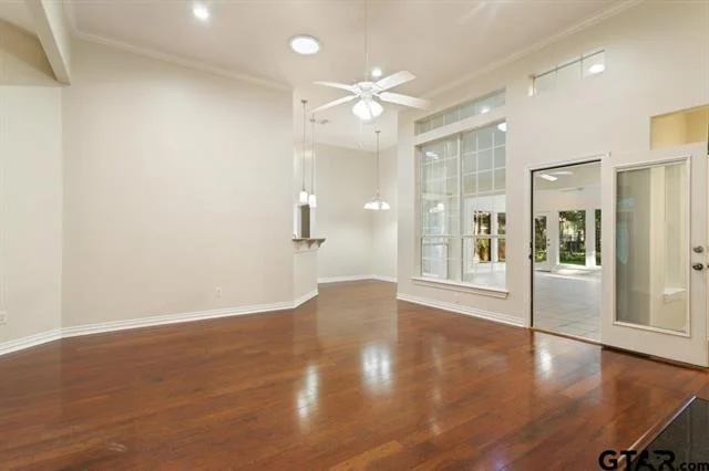 Photo of 1620 Brookhollow Drive