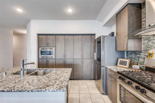 Photo of 1404 Rosebush Road