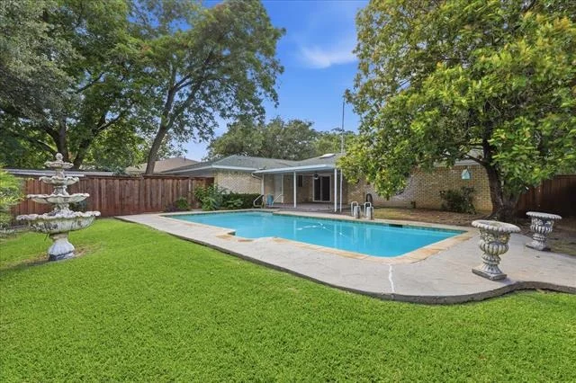 Photo of 1512 Cliffbrook Drive