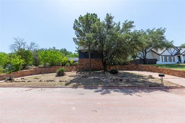 Photo of 617 Green Valley Drive