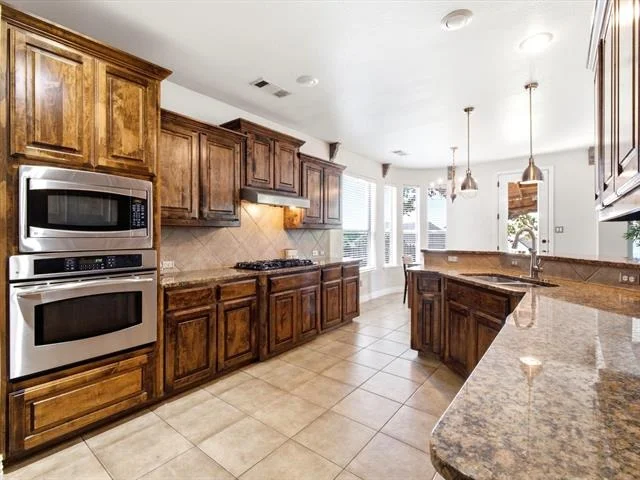 Photo of 4956 Exposition Way