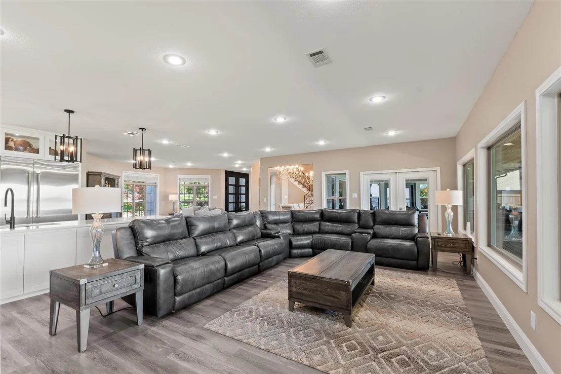 Photo of 1301 Oak Hill Drive
