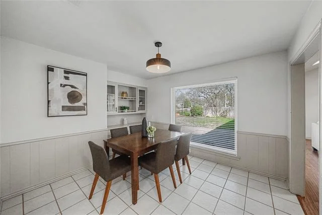 Photo of 2415 Lakeview Circle