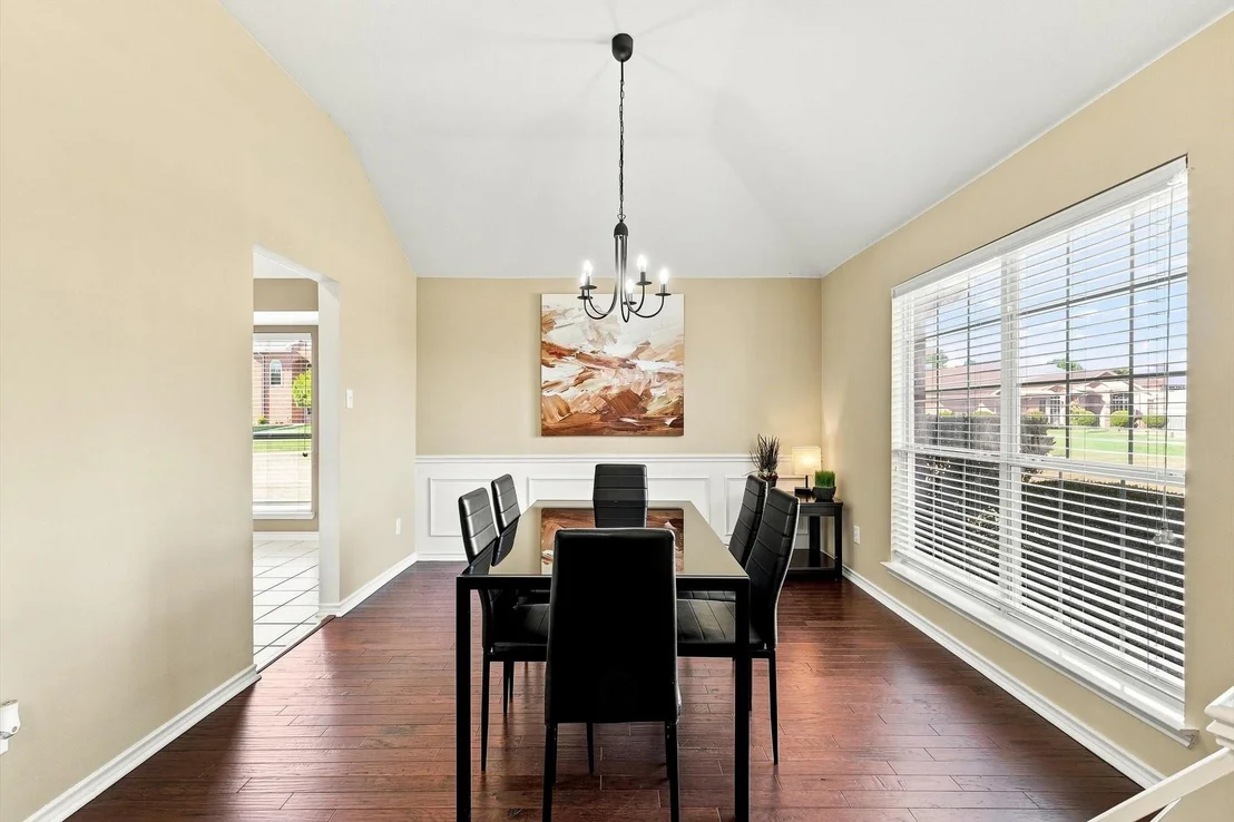 Photo of 335 Linhurst Drive