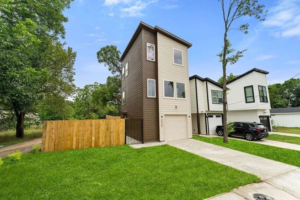 Photo of 2428 Saint Clair Drive