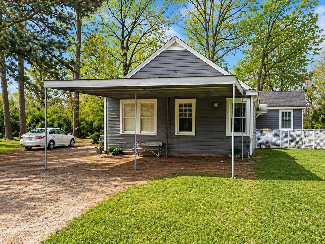Photo of 2405 Meriwether Road