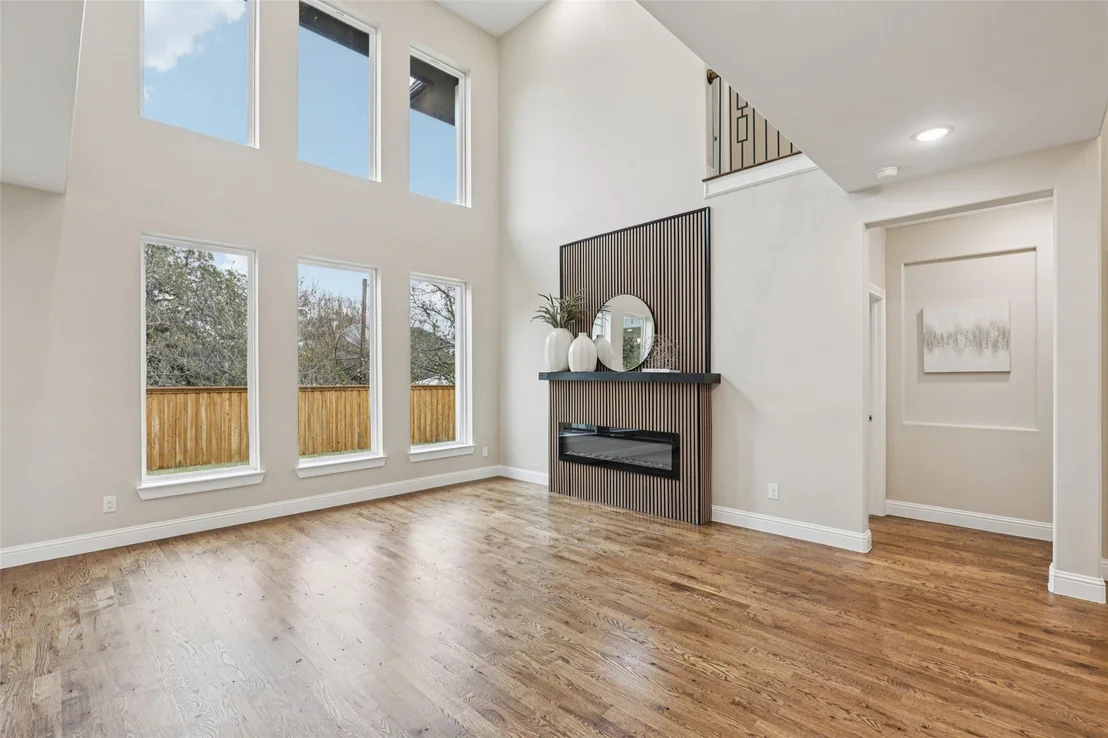 Photo of 1713 Highland Drive W