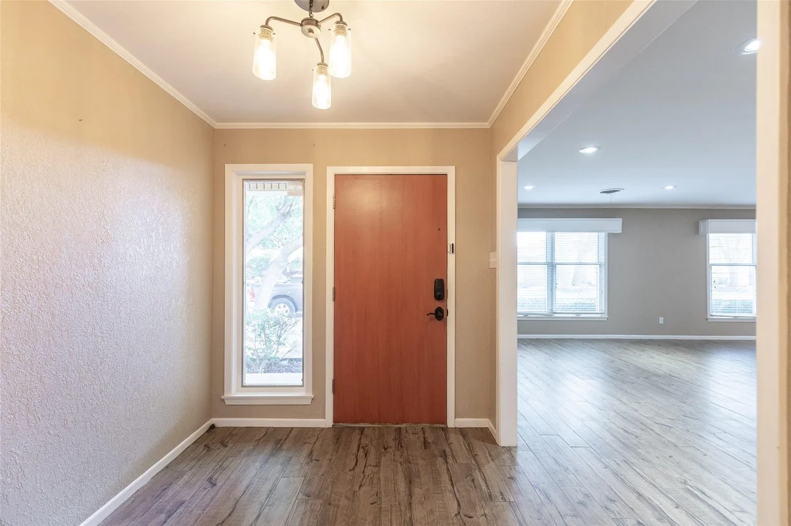 Photo of 55 Surrey Square