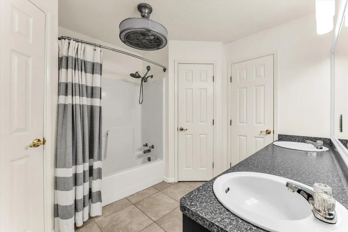 Photo of 4626 Lexington Street