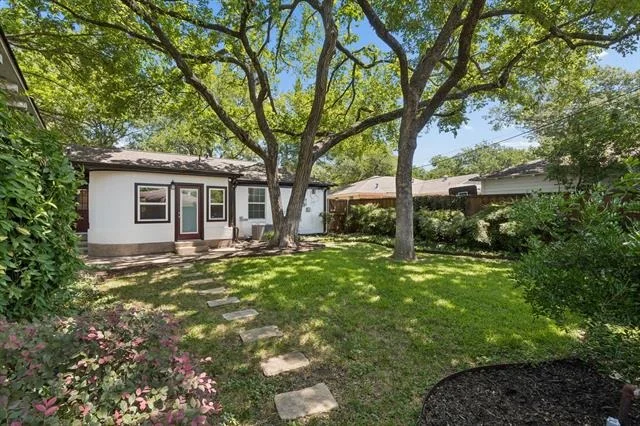 Photo of 1812 Swan Drive