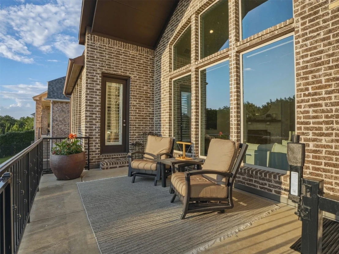 Photo of 1221 Falcon Drive