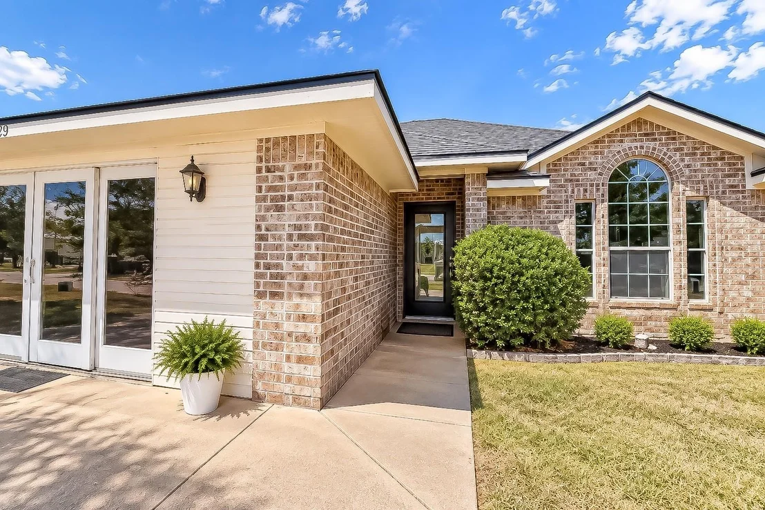Photo of 203 Knight Lane