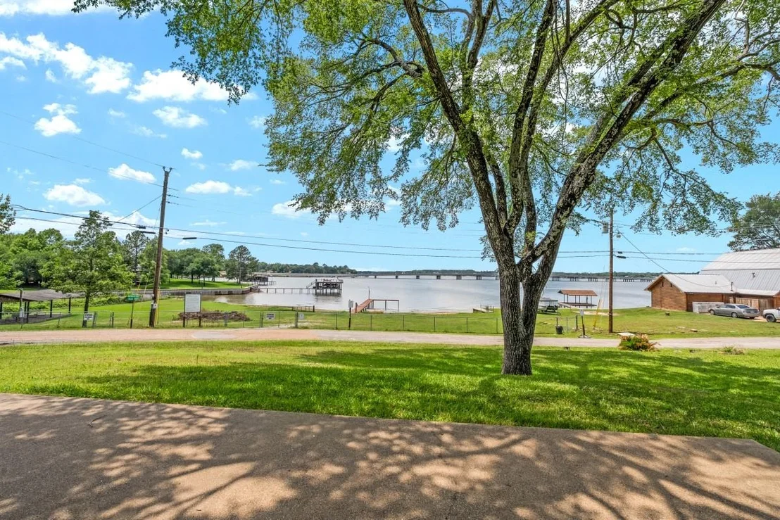 Photo of 100 W Oak Acres Drive